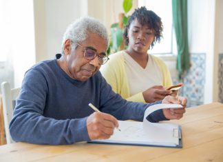 La gazette pour maison de retraite : un lien familial innovant