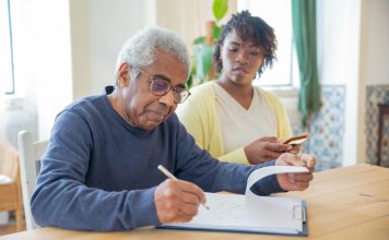 La gazette pour maison de retraite : un lien familial innovant